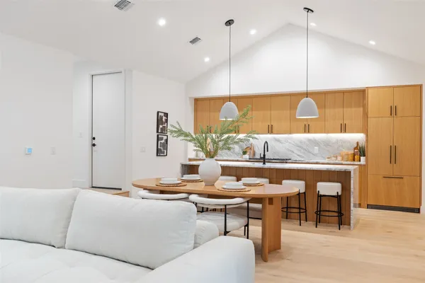 $1,100,000 | 2611 Oak Crest Avenue, Unit B, Austin, TX 78704