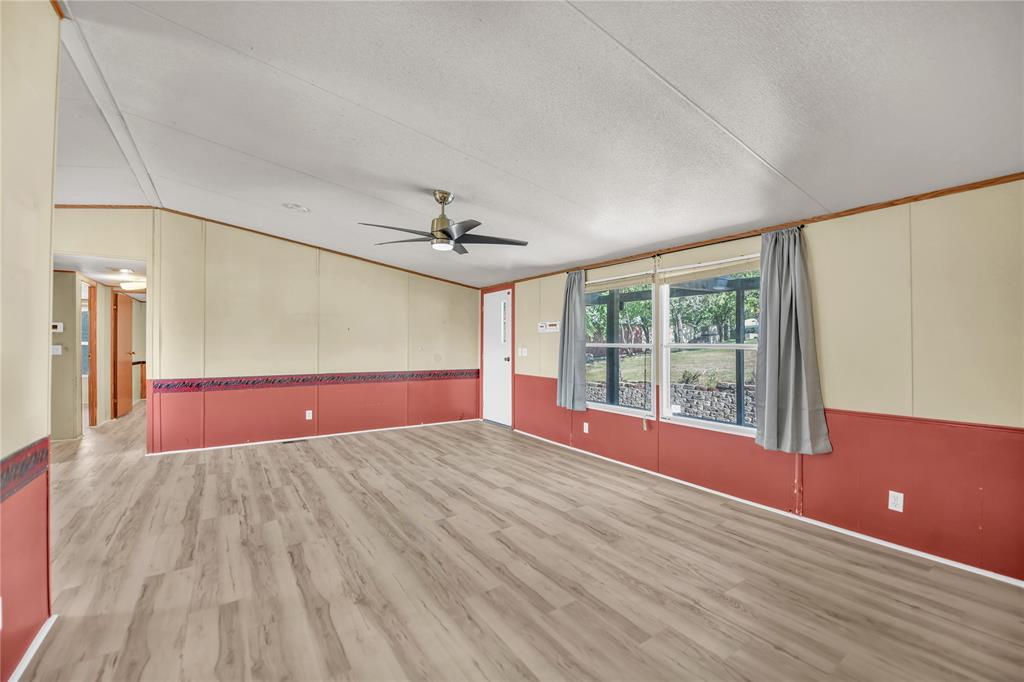 1933 Carter Road Springtown, TX 76082 - Photo 8 of 33 Gallery Image 8
