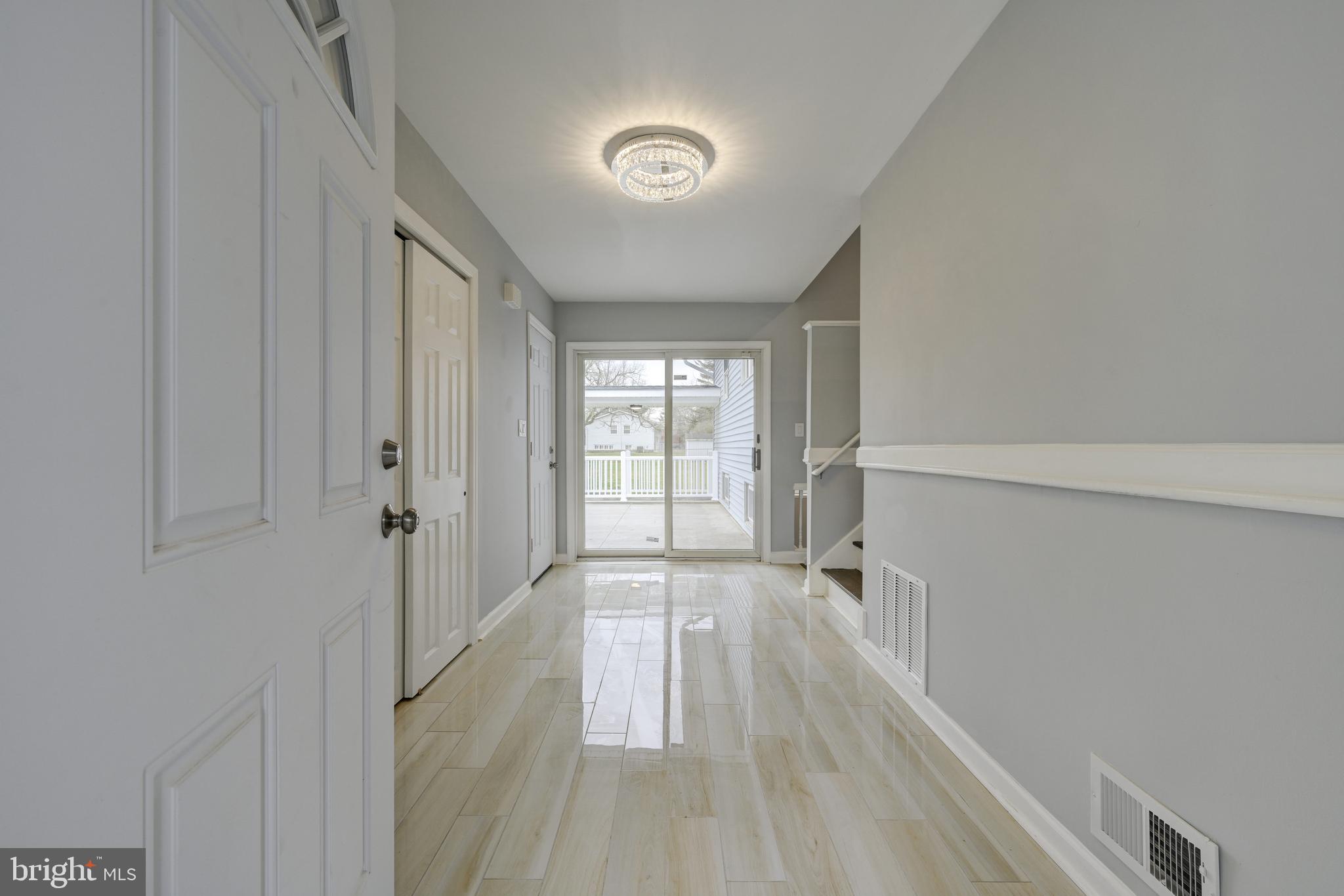 35 Maple Stream Road Hightstown, NJ 08520 - Photo 4 of 25 Gallery Image 4