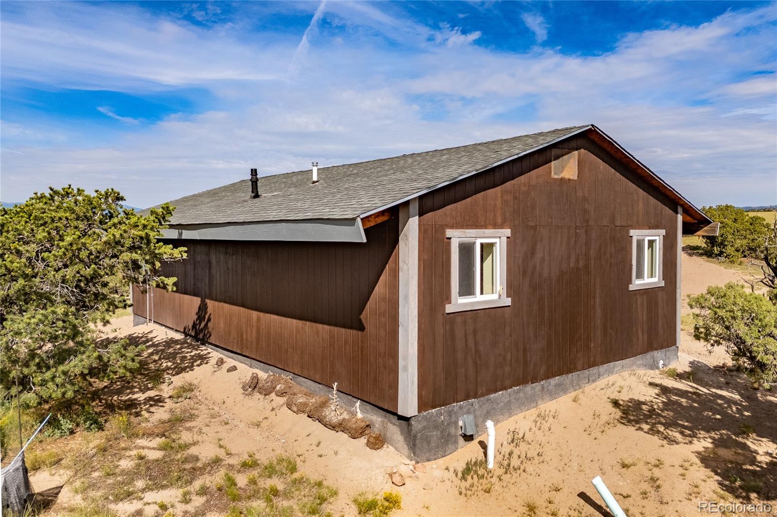 20622 Highway 69 Gardner, CO 81040 - Photo 19 of 33 a backyard of a house