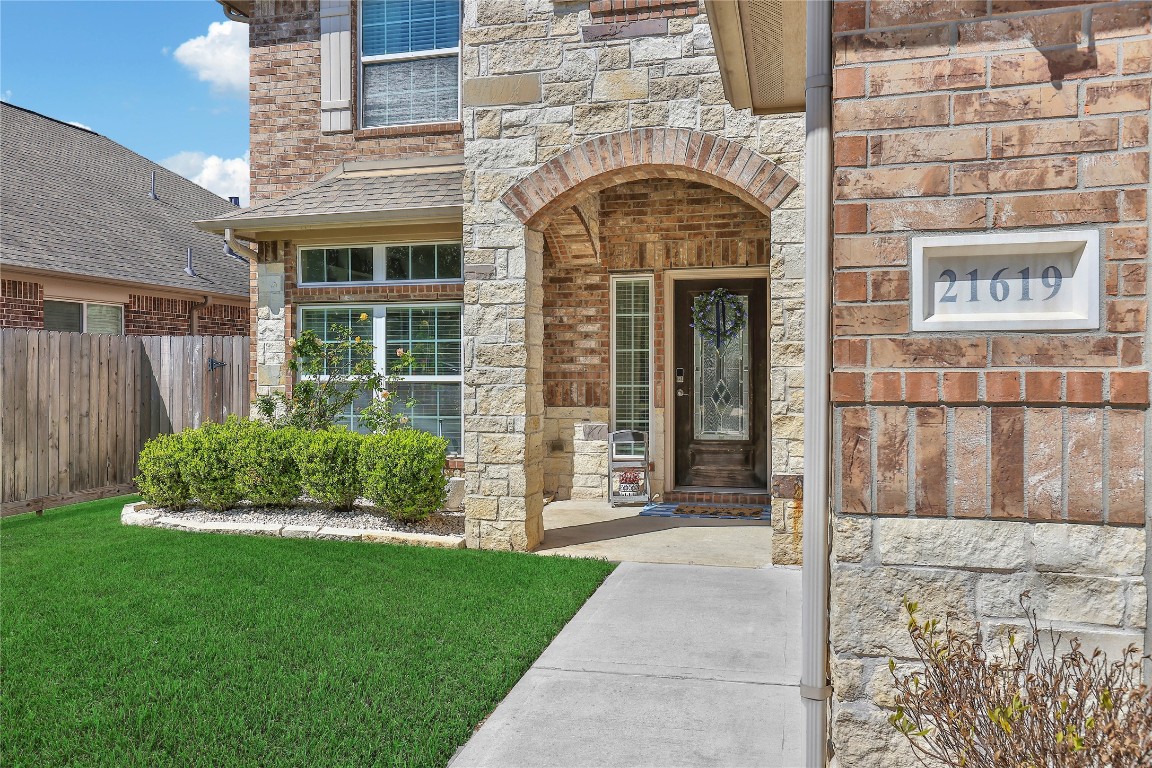 21619 Chinese Fir Lane Porter, TX 77365 - Photo 2 of 48