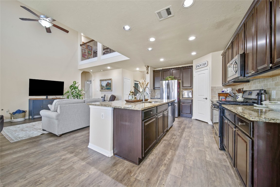 21619 Chinese Fir Lane Porter, TX 77365 - Photo 5 of 48