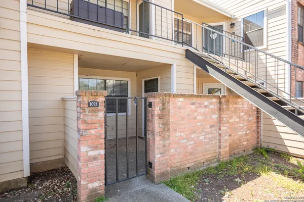 $950 | 11610 Vance Jackson, Unit 1095, San Antonio, TX 78230