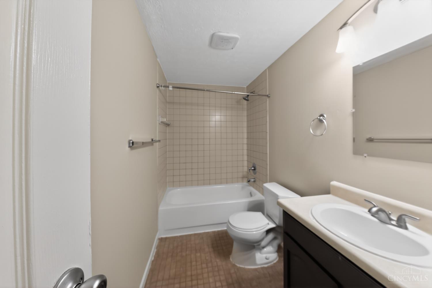11512 Pippin Road Cincinnati, OH 45231 - Photo 22 of 30