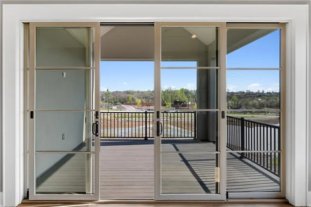 $1,050,000 | 13709 Pembroke Lane, Leawood, KS 66224