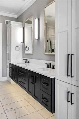 $1,050,000 | 13709 Pembroke Lane, Leawood, KS 66224