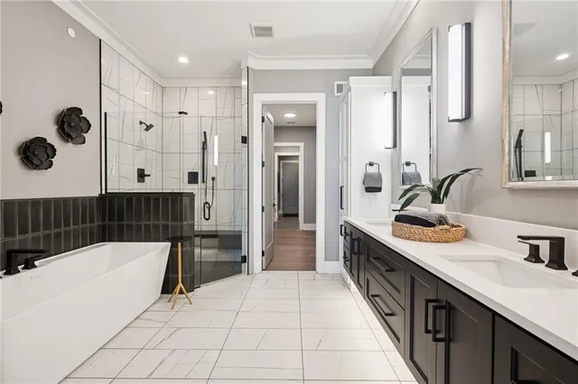 $1,084,856 | 13709 Pembroke Lane, Leawood, KS 66224