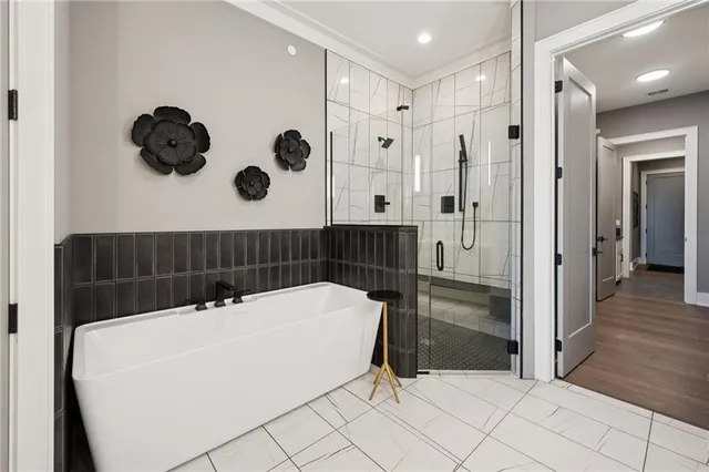 $1,084,856 | 13709 Pembroke Lane, Leawood, KS 66224