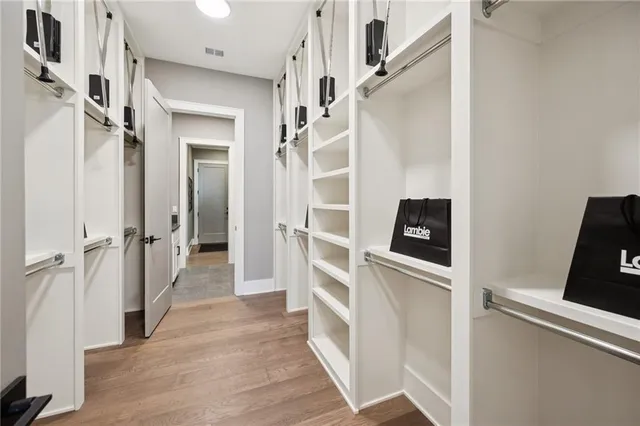 $1,084,856 | 13709 Pembroke Lane, Leawood, KS 66224