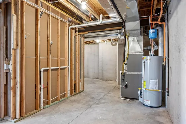 $1,050,000 | 13709 Pembroke Lane, Leawood, KS 66224