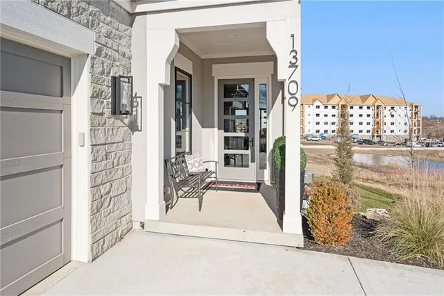 $1,084,856 | 13709 Pembroke Lane, Leawood, KS 66224