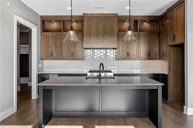 $1,050,000 | 13709 Pembroke Lane, Leawood, KS 66224