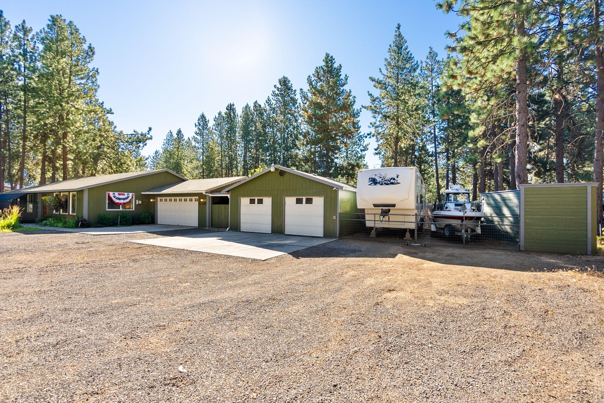19275 Cherokee Road Bend, OR 97702 - Photo 4 of 47 3-web-or-mls-Riley Visuals-3