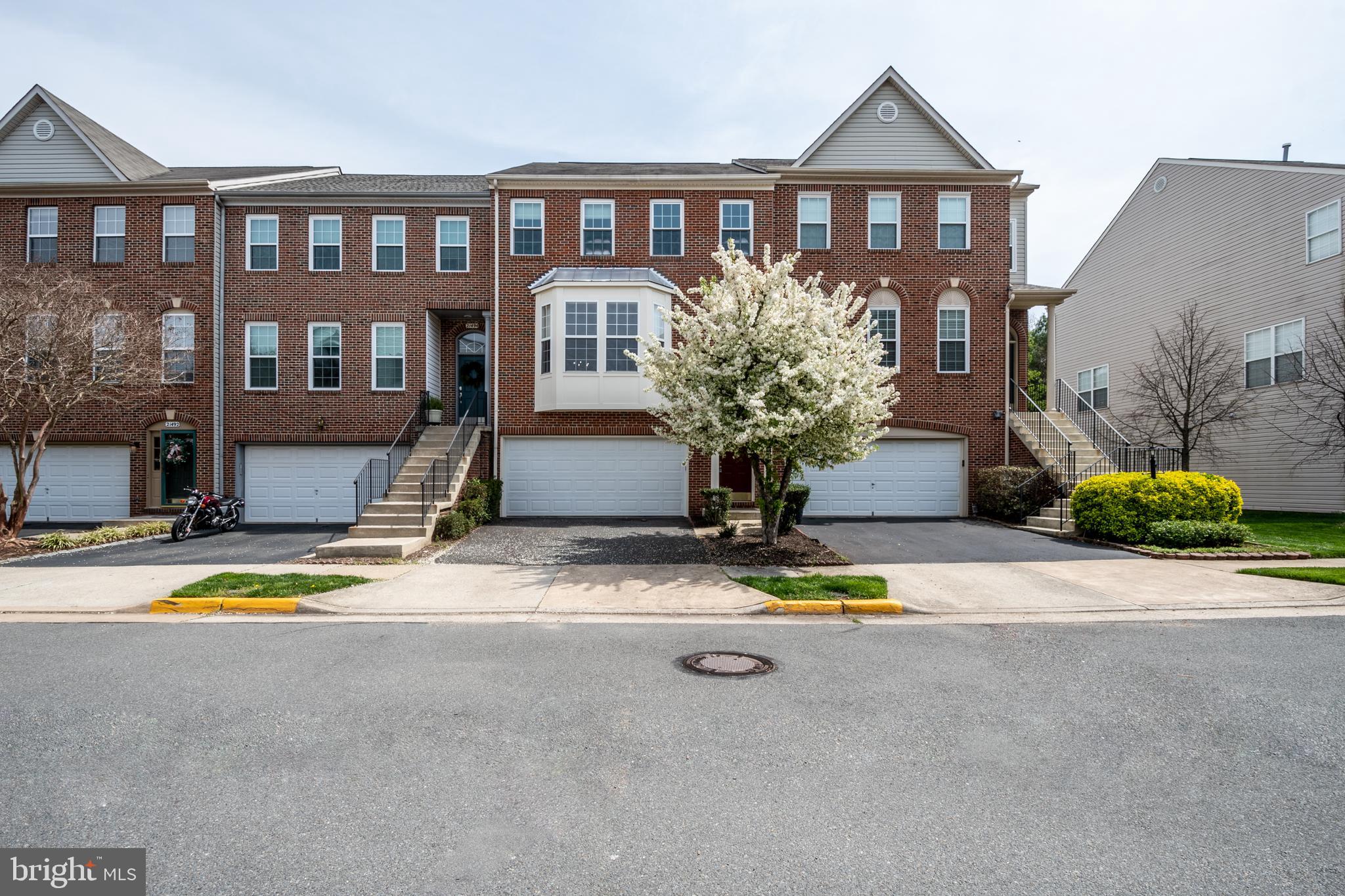 21496 Tamarack Ridge Square Sterling, VA 20164 - Photo 1 of 34 Gallery Image 1