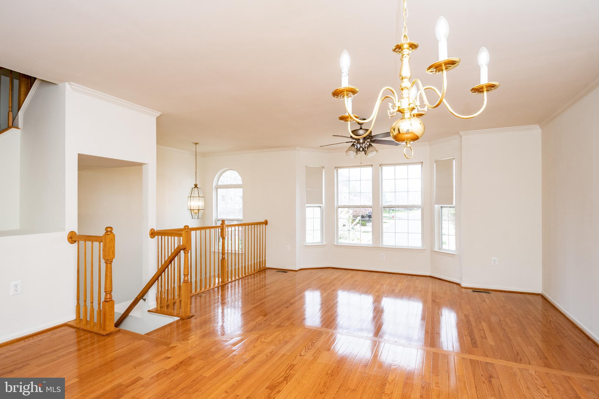 21496 Tamarack Ridge Square Sterling, VA 20164 - Photo 3 of 34 Gallery Image 3