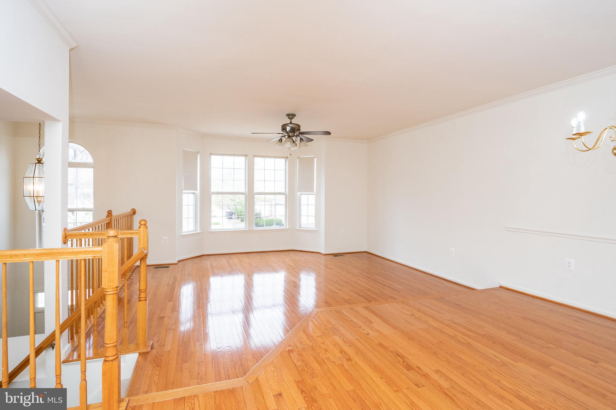 21496 Tamarack Ridge Square Sterling, VA 20164 - Photo 4 of 34 Gallery Image 4