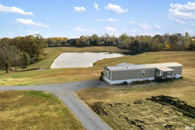 $450,000 | 221 East Gore Street, Goreville, IL 62939