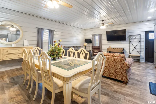 $450,000 | 221 East Gore Street, Goreville, IL 62939