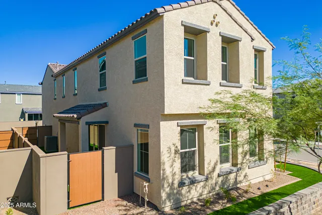 $2,800 | 26205 North 19th Lane, Phoenix, AZ 85085