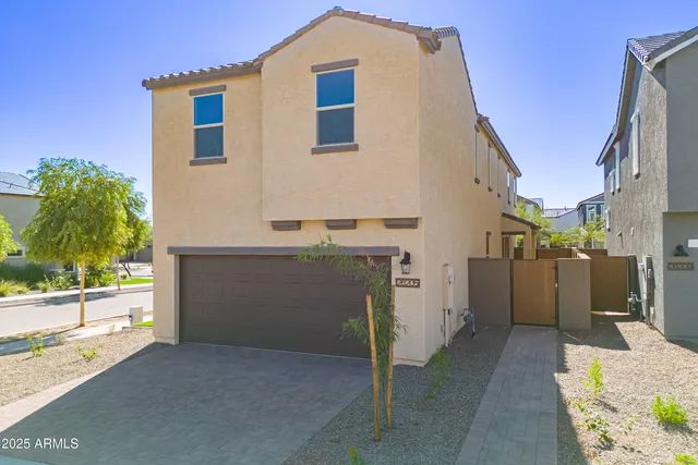 $2,800 | 26205 North 19th Lane, Phoenix, AZ 85085