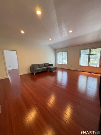 $2,475 | 108 Comstock Hill Avenue, Norwalk, CT 06850