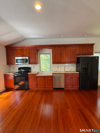 $2,475 | 108 Comstock Hill Avenue, Norwalk, CT 06850