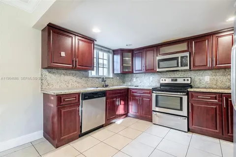 $1,250,000 | 3609 South Le Jeune Road, Coral Gables, FL 33134