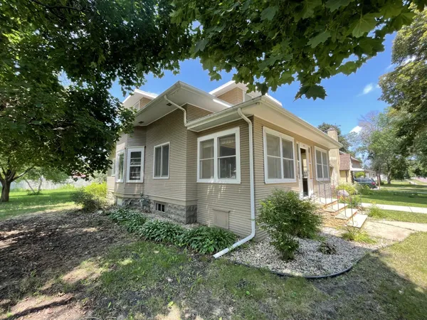 $105,000 | 1011 6th Avenue, Mountain Lake, MN 56159