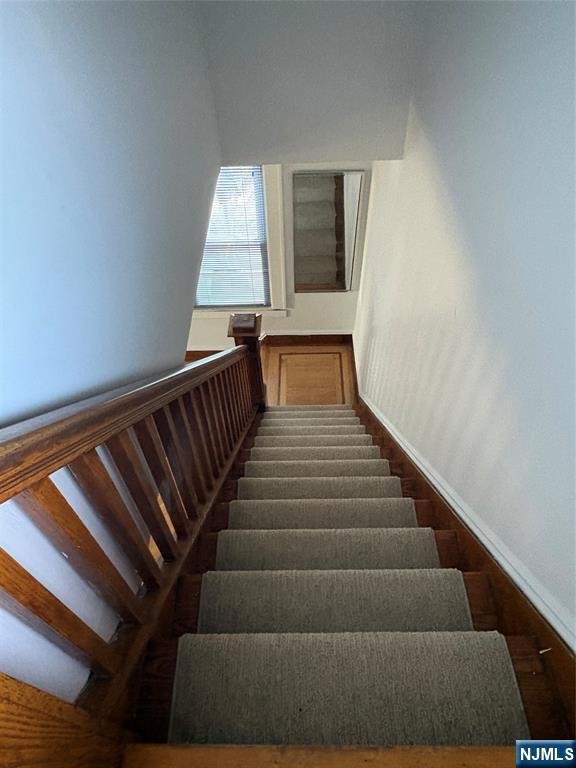 413 Morse Avenue, Unit WHOLE HOUSE Ridgefield, NJ 07657 - Photo 17 of 23