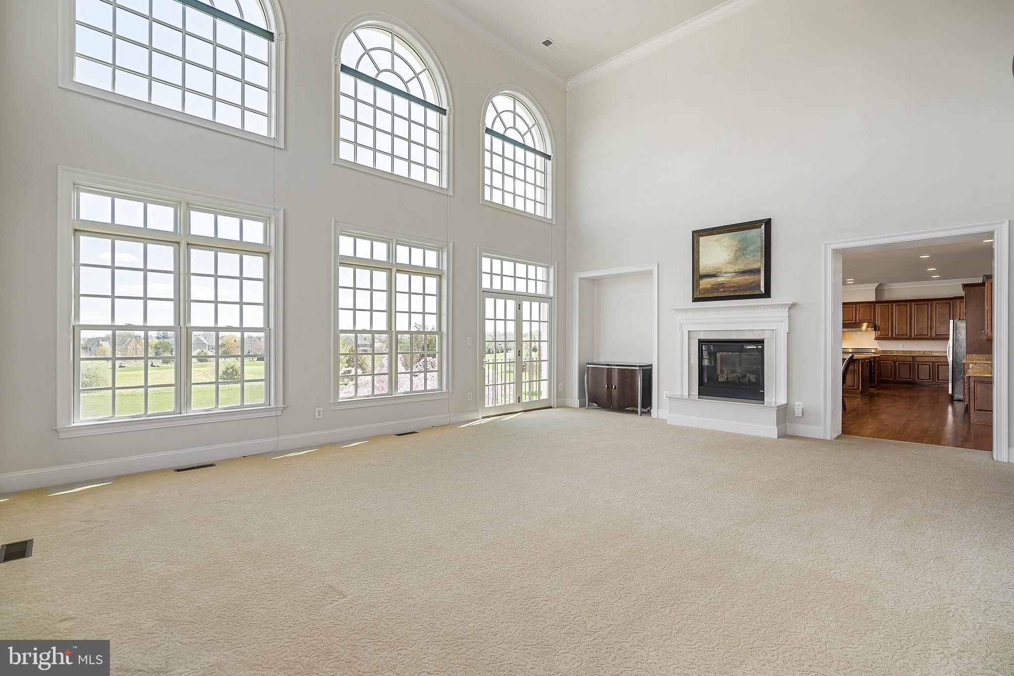 41382 Raspberry Drive Leesburg, VA 20176 - Photo 15 of 43 Spacious family room with a wall of windows!