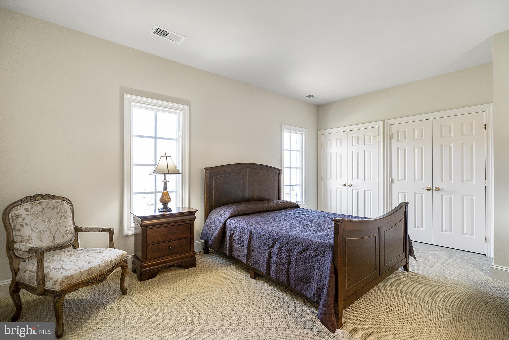 41382 Raspberry Drive Leesburg, VA 20176 - Photo 29 of 43 3rd Spacious bedroom upstairs with en-suite bath