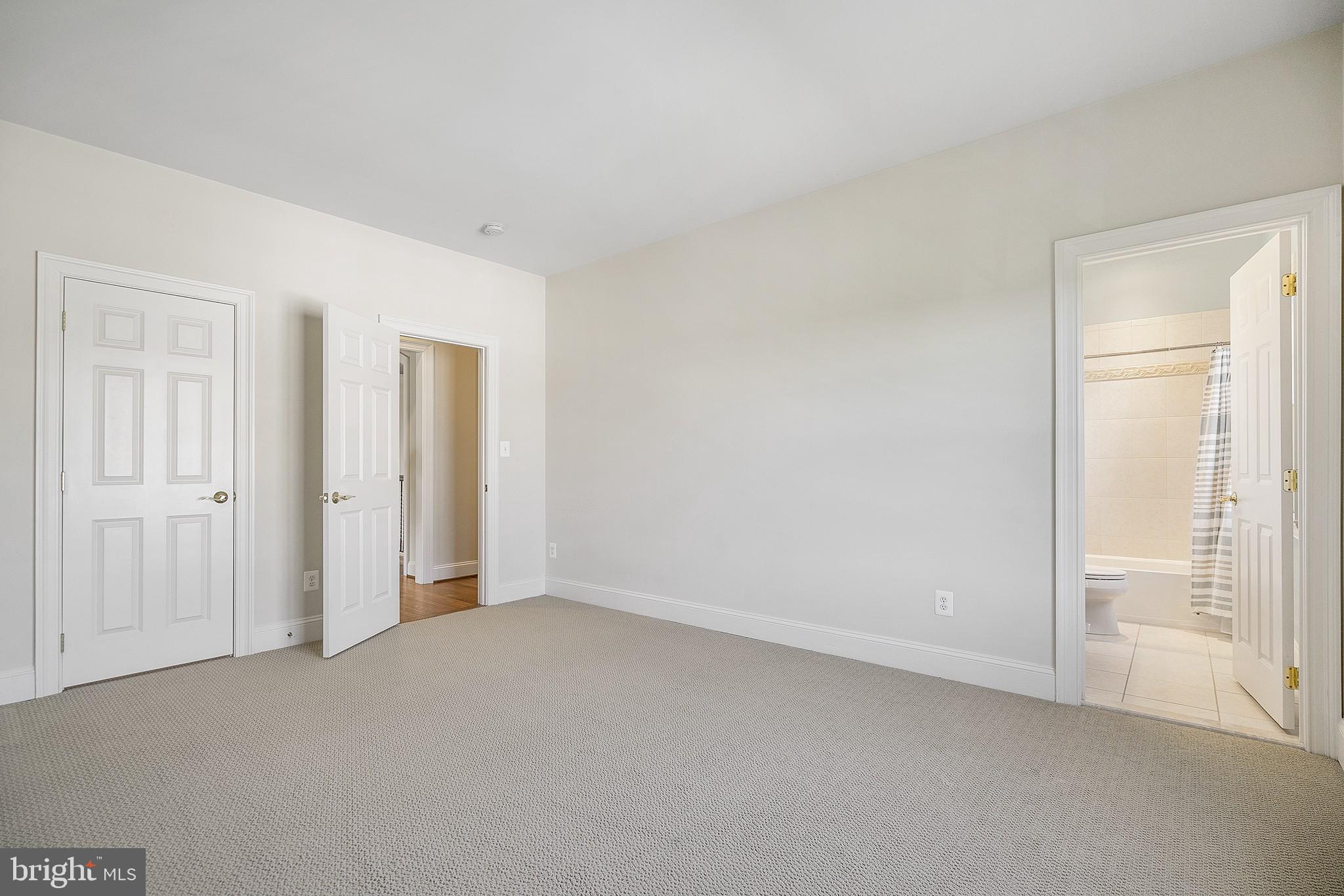 41382 Raspberry Drive Leesburg, VA 20176 - Photo 30 of 43 4th Spacious bedroom upstairs with en-suite bath