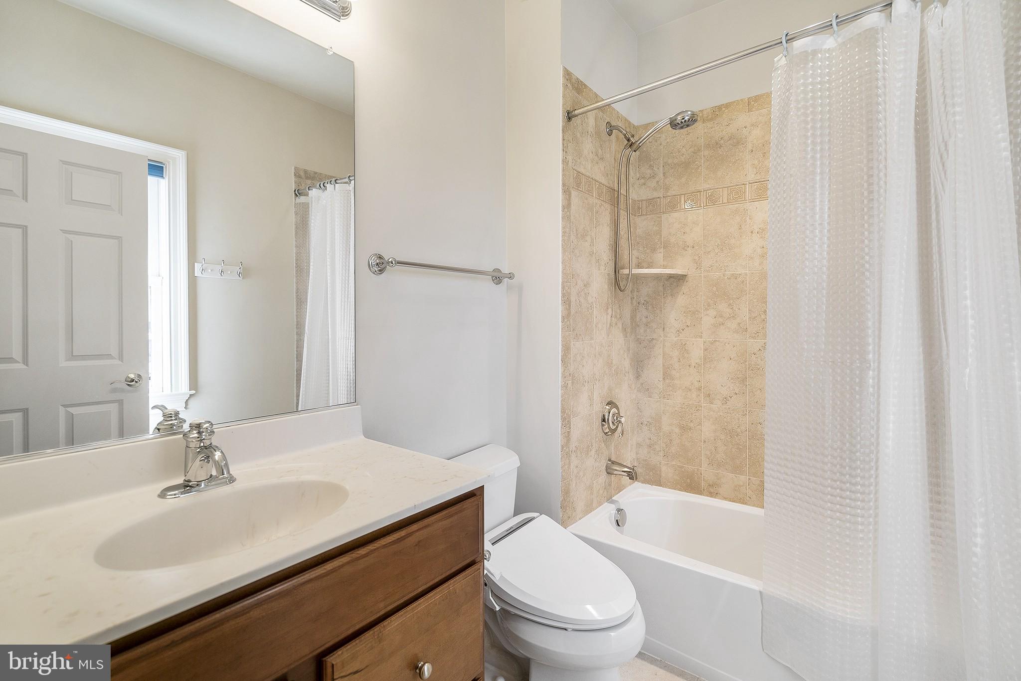 41382 Raspberry Drive Leesburg, VA 20176 - Photo 36 of 43 Full bath for bedroom in lower level, too.