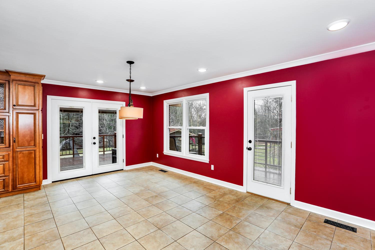 17 Lewter Road Taft, TN 38488 - Photo 21 of 30 a view of livingroom with furniture