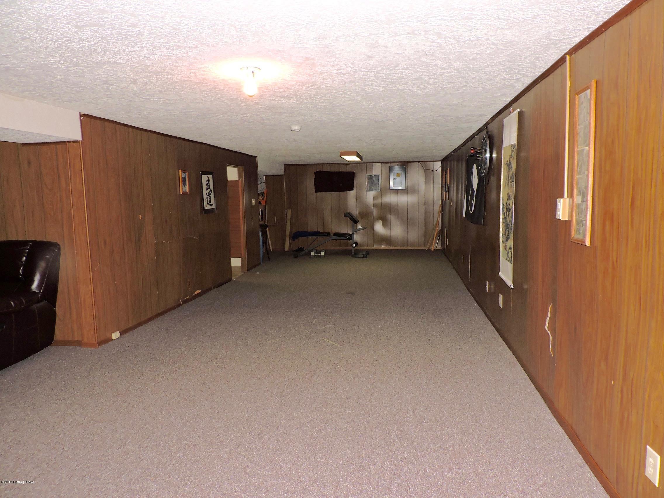 4607 Sandhill Road Louisville, KY 40219 - Photo 12 of 23 DSCN5100