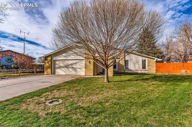 $437,500 | 7 Kingsbridge Place, Pueblo, CO 81001