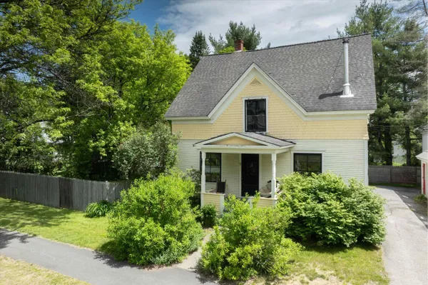 $325,000 | 7 Academy Avenue, Rockingham, VT 05101
