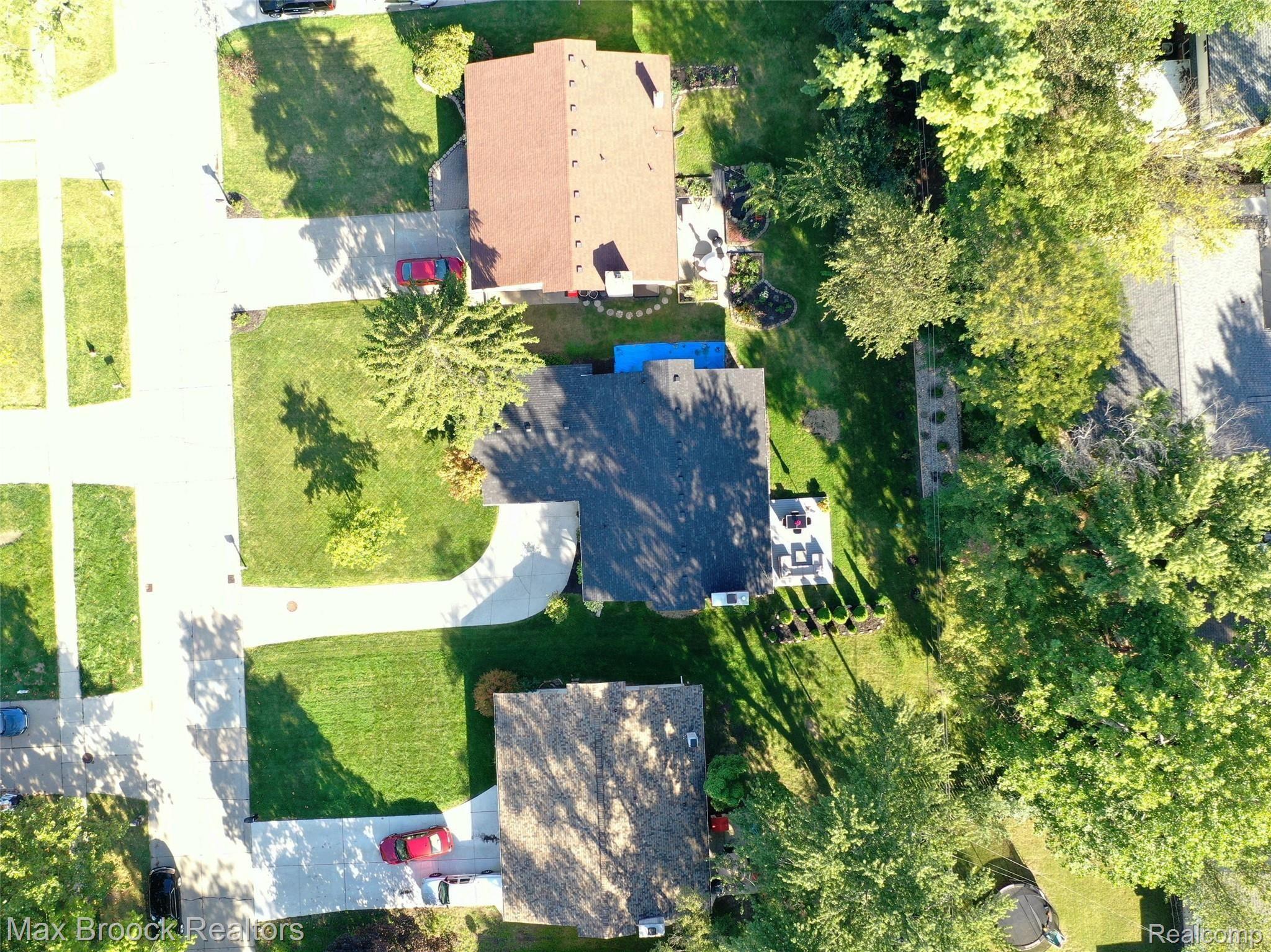 30051 Rambling Road Southfield, MI 48076 - Photo 36 of 42 DJI_0089.jpg