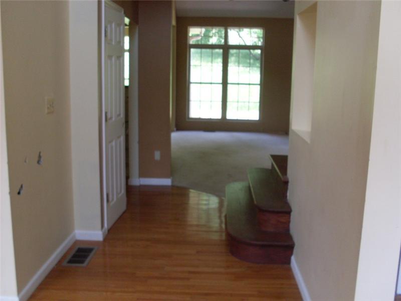 5129 Curry Road Baldwin, PA 15236 - Photo 3 of 12 Entry/Foyer.