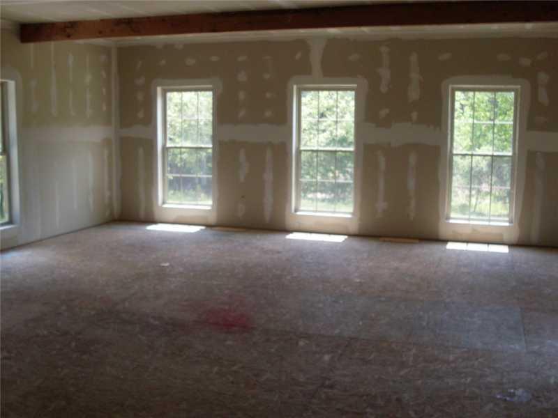 5129 Curry Road Baldwin, PA 15236 - Photo 5 of 12 Family Room.