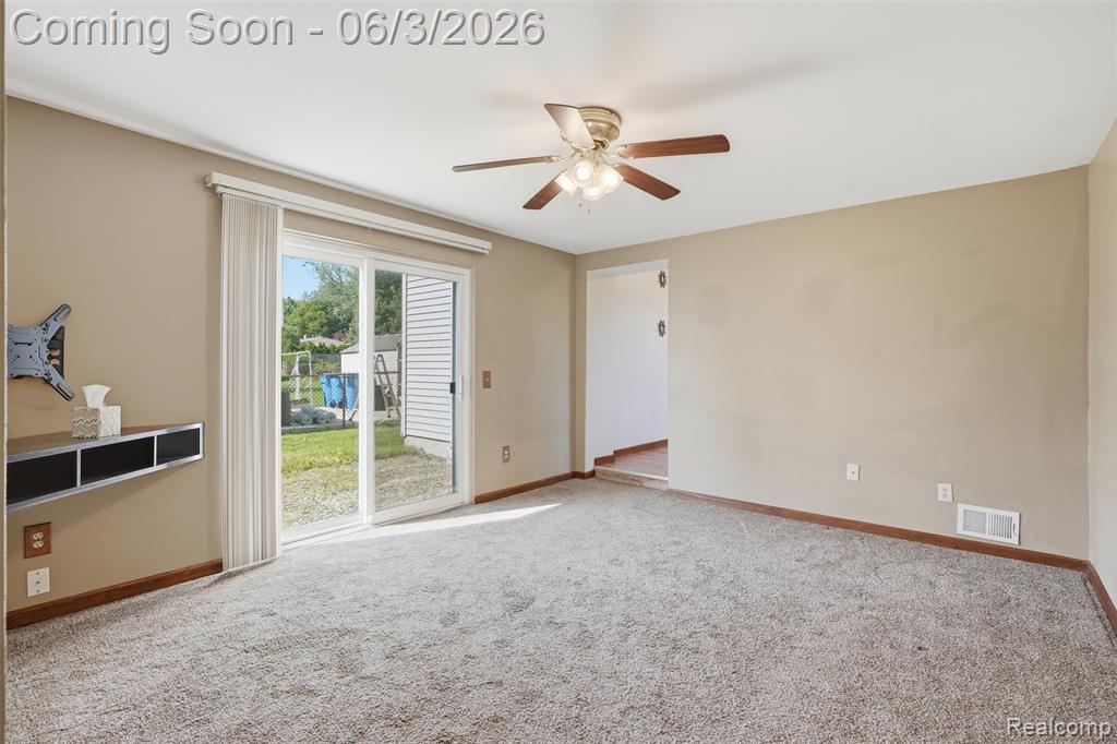 5634 Chicago Road Warren, MI 48092 - Photo 4 of 38