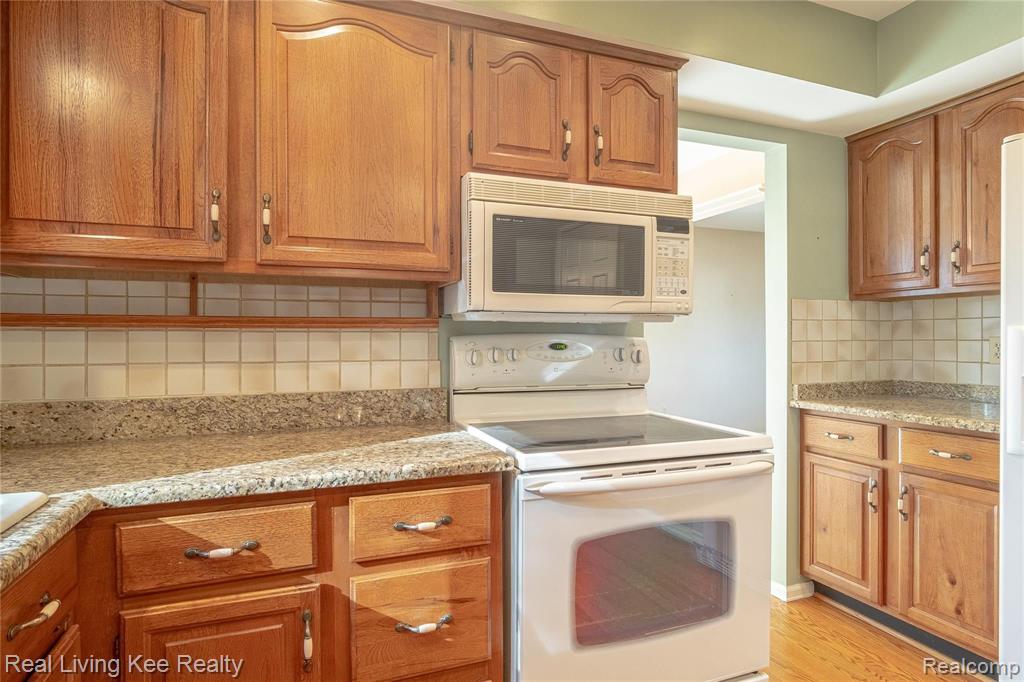 988 Briston Drive Rochester, MI 48307 - Photo 36 of 79