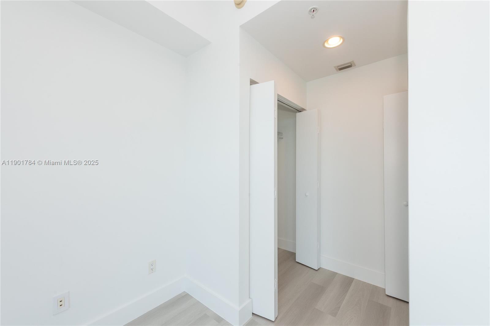 60 Southwest 13th Street, Unit 2019 Miami, FL 33130 - Photo 14 of 27