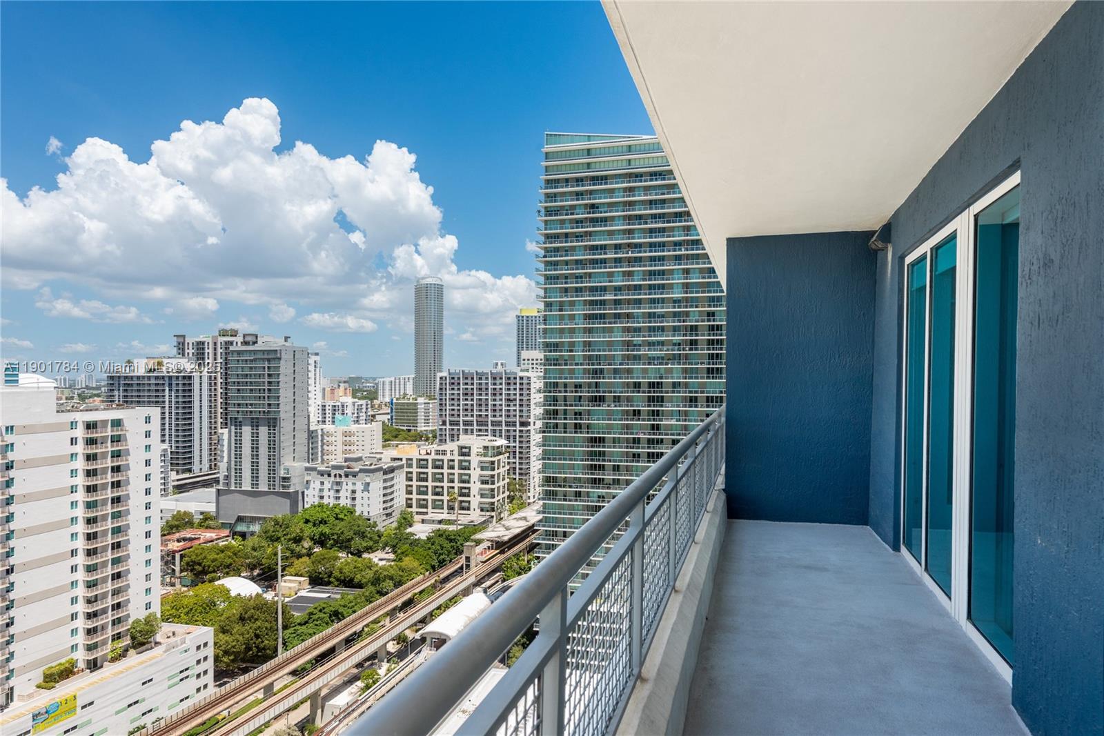 60 Southwest 13th Street, Unit 2019 Miami, FL 33130 - Photo 3 of 27