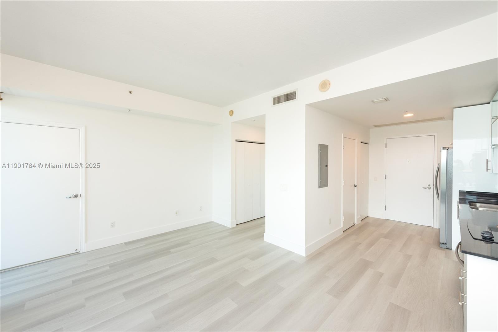 60 Southwest 13th Street, Unit 2019 Miami, FL 33130 - Photo 4 of 27