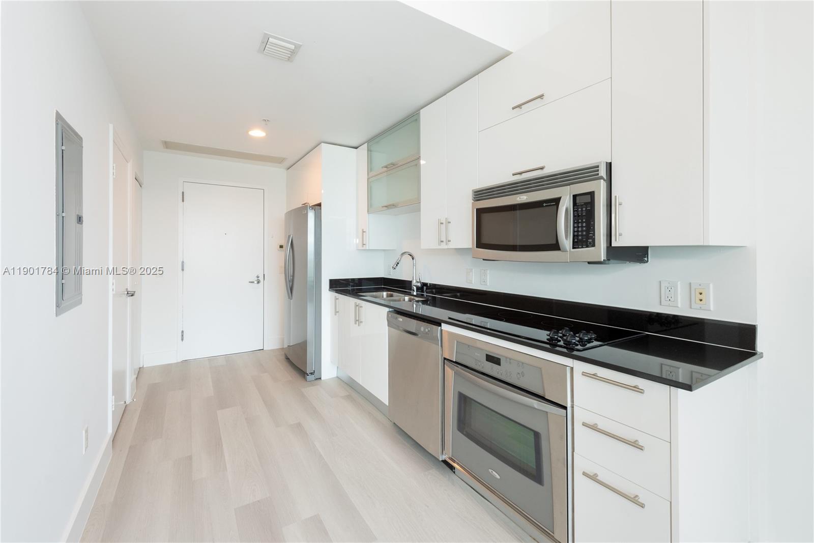 60 Southwest 13th Street, Unit 2019 Miami, FL 33130 - Photo 9 of 27