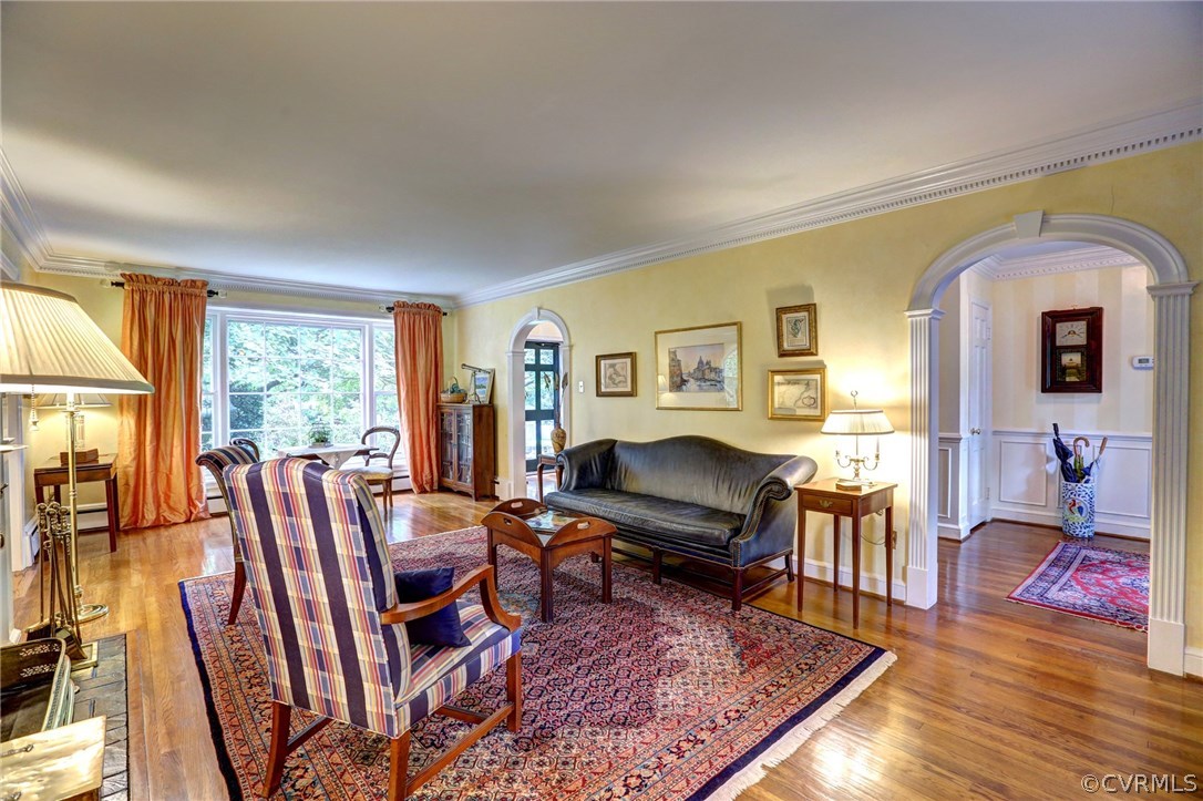 8901 Tolman Road Henrico, VA 23229 - Photo 16 of 50 View back to front hall from the living room