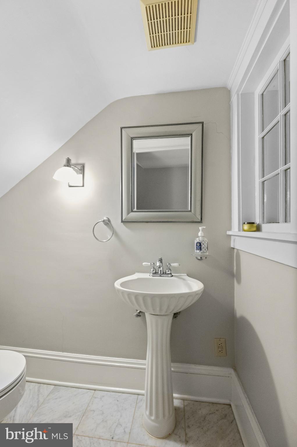 520 Brookside Avenue Wayne, PA 19087 - Photo 19 of 48 Powder Room