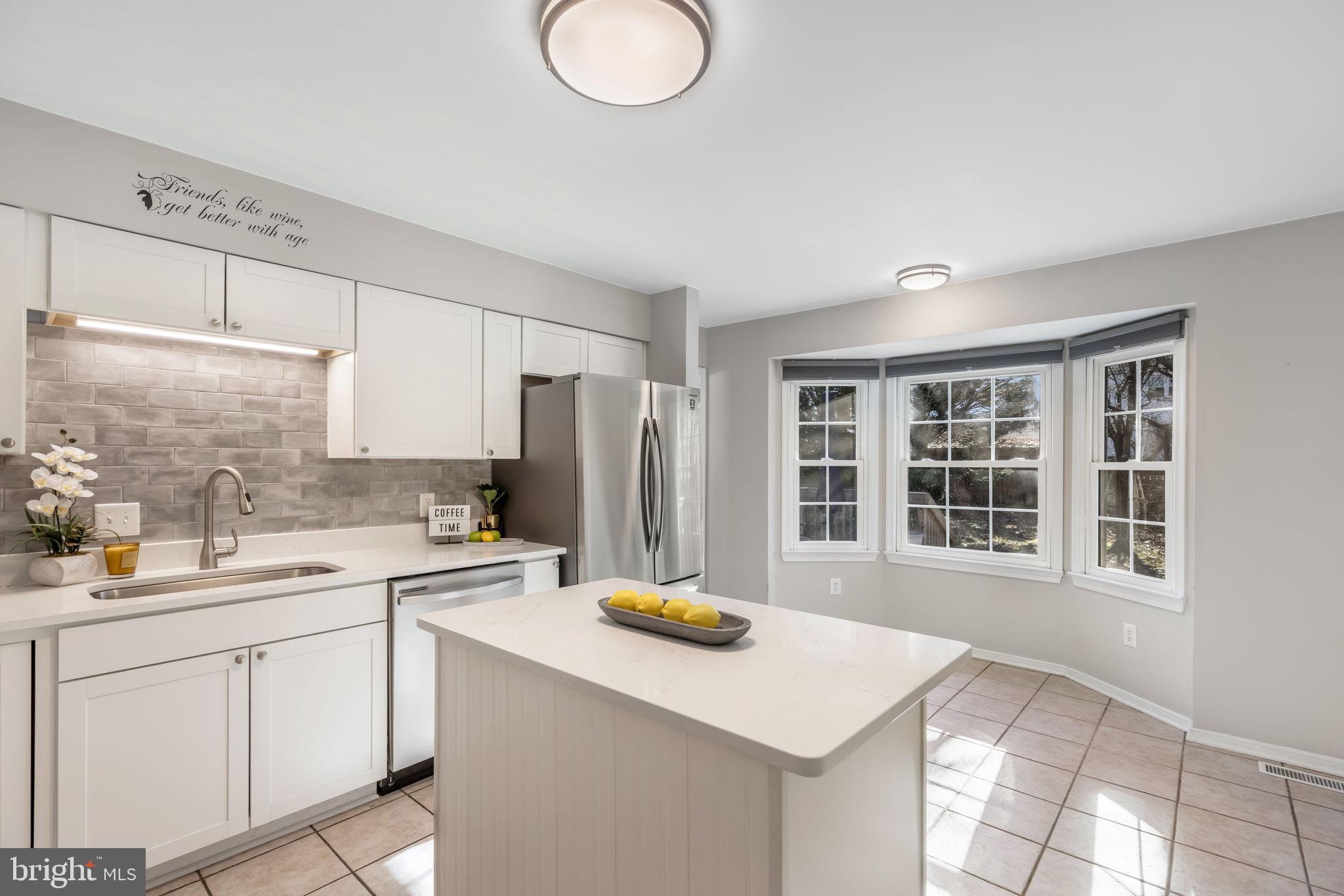 3903 Copperleaf Road Fredericksburg, VA 22407 - Photo 5 of 36 Kitchen with bay window/room for kitchen table