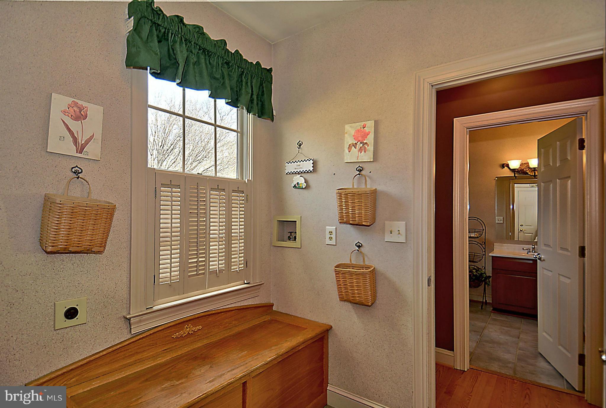 22710 Wildcat Road Germantown, MD 20876 - Photo 11 of 30 Mud Room